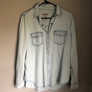 Mossimo Denim Like Button up top ✨